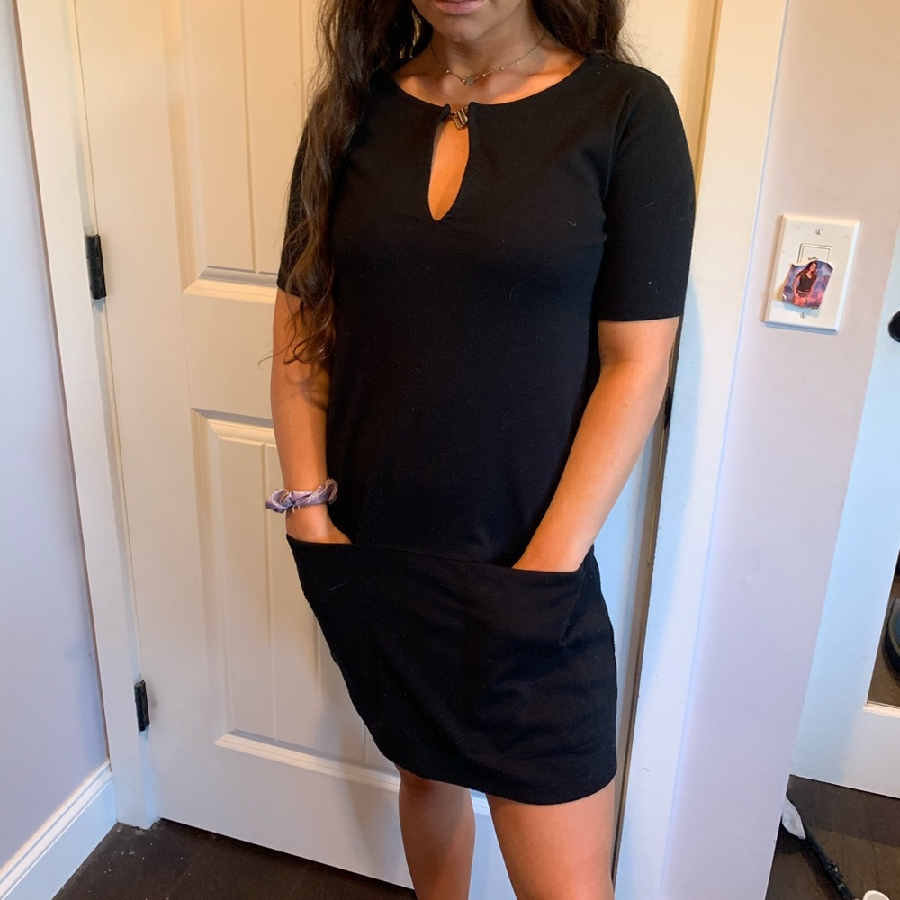 black dress With pockets